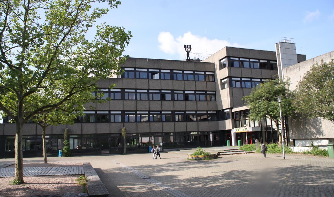  Das Mühlacker Theodor-Heuss-Gymmnasium bietet einem Teil seiner Schülerinnen und Schülern am 13. Mai die Gelegenheit, mit Repräsentanten politischer Parteien ins Gespräch zu kommen. Foto: Archiv