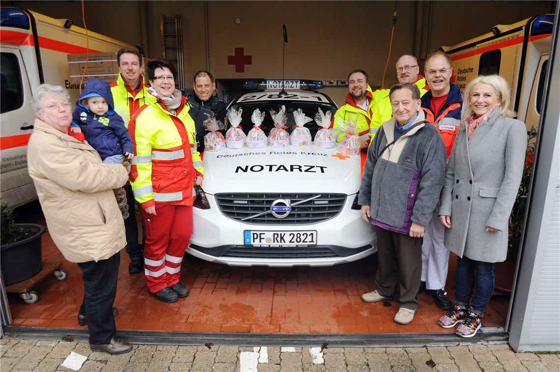 910_0008_124641_vh_Verkehrswacht_Geschenk_Einsatzkraefte