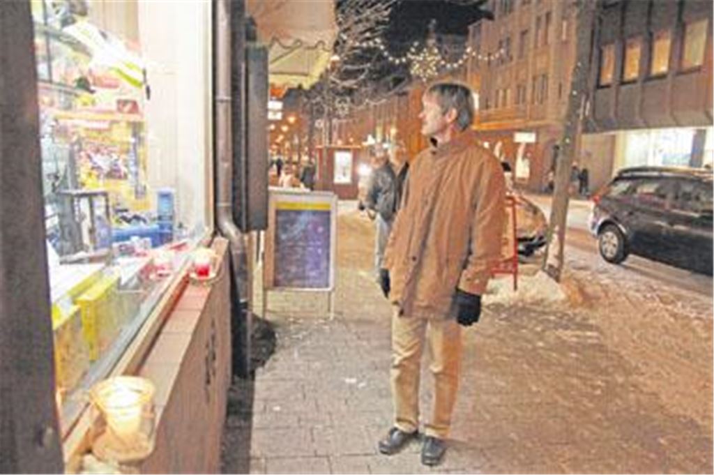  Jede Menge Geschenkideen: Die lange Einkaufsnacht in den verschneiten Straßen der Mühlacker Innenstadt bietet die Gelegenheit zum entspannten Schauen und Shoppen.
Fotos: Disselhoff, Kollros