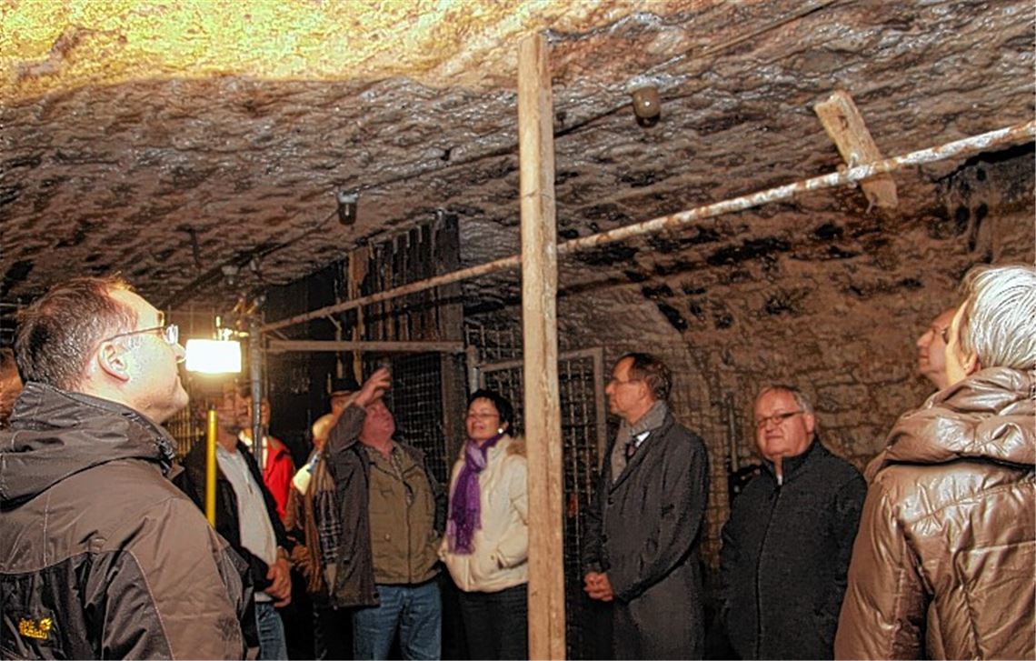 ... und darunter der Gewölbekeller, der auch die Stadträte beeindruckt.