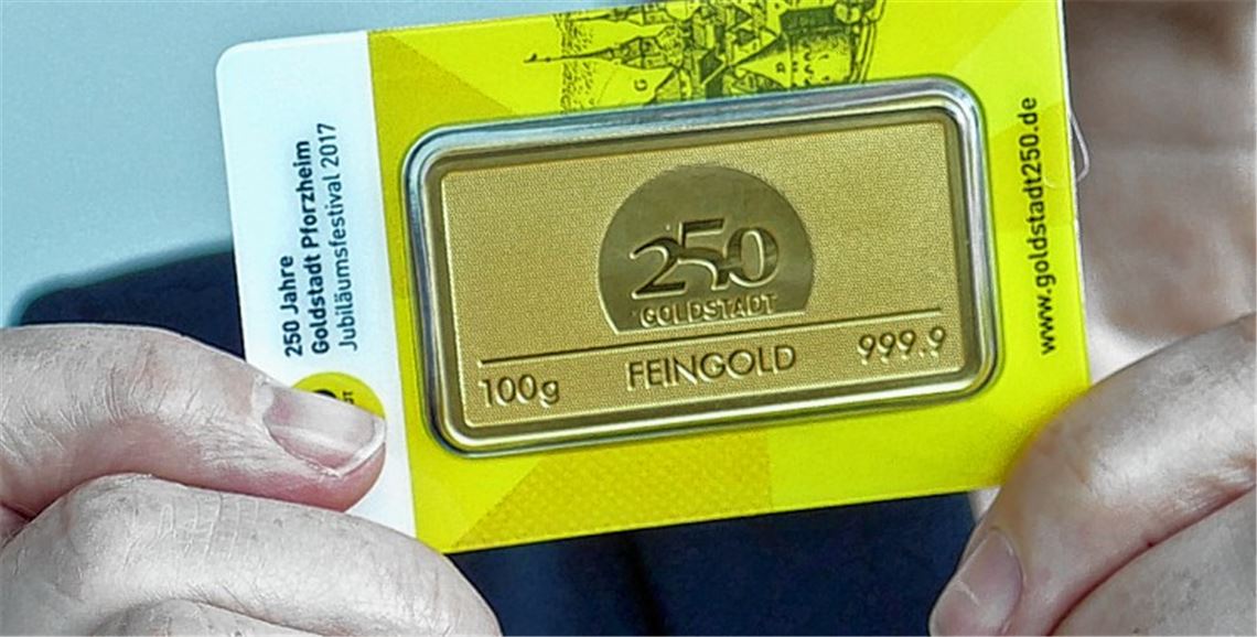 C. Hafner liefert goldige Barren zum Jubiläum