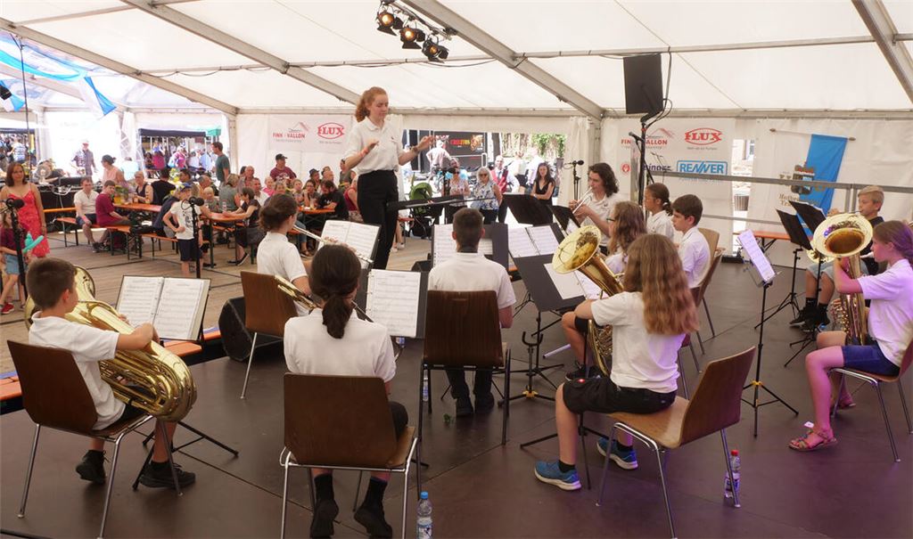100 Jahre Stadtkapelle: Zum Jubiläumsprogramm, hier ein Auftritt des Vereinsnachwuchses im Juni auf dem Klosterhof, soll auch ein Kirchenkonzert gehören. Foto: Archiv