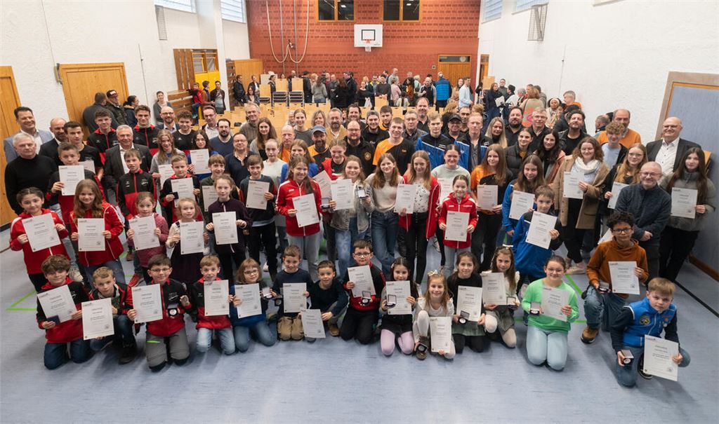 120 Sporttreibende werden für ihre Leistungen auf Kreis-, Bezirks-, Landes-, nationaler und europäischer Ebene geehrt. Foto: Fotomoment