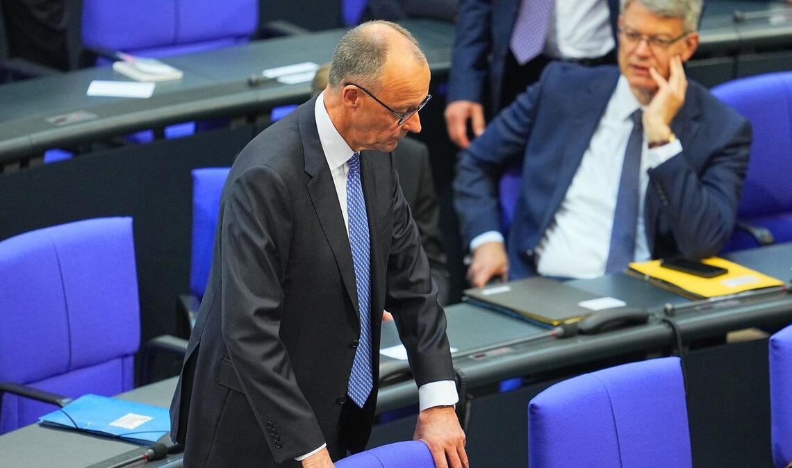 18 Stimmen aus der Koalition fehlen Merz im ersten Wahlgang bei der Kanzlerwahl. (Archivbild)