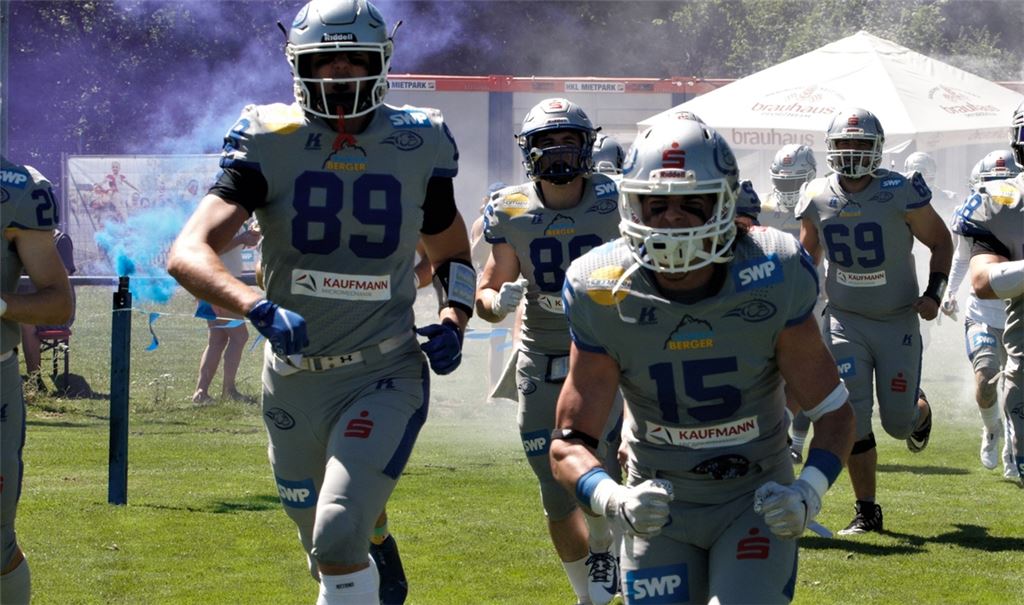 2. Bundesliga, wir kommen! Die Footballer der Pforzheim Wilddogs freuen sich auf die GFL2. Foto: privat