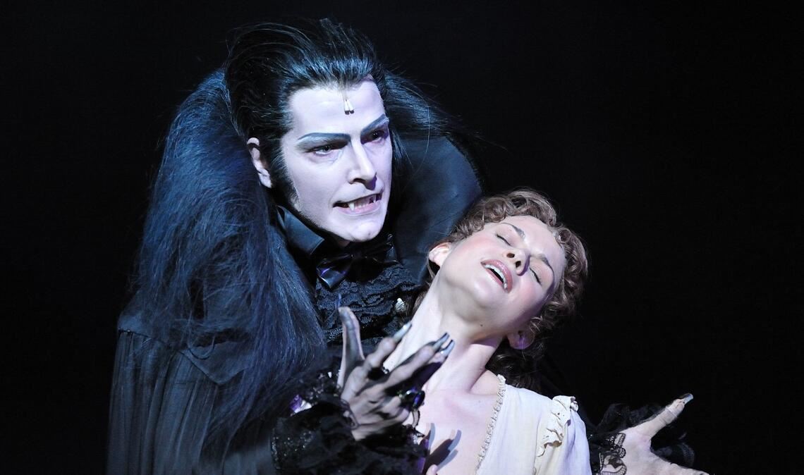 2010: Jan Ammann als Graf von Krolock und Lucy Scherer als Sarah