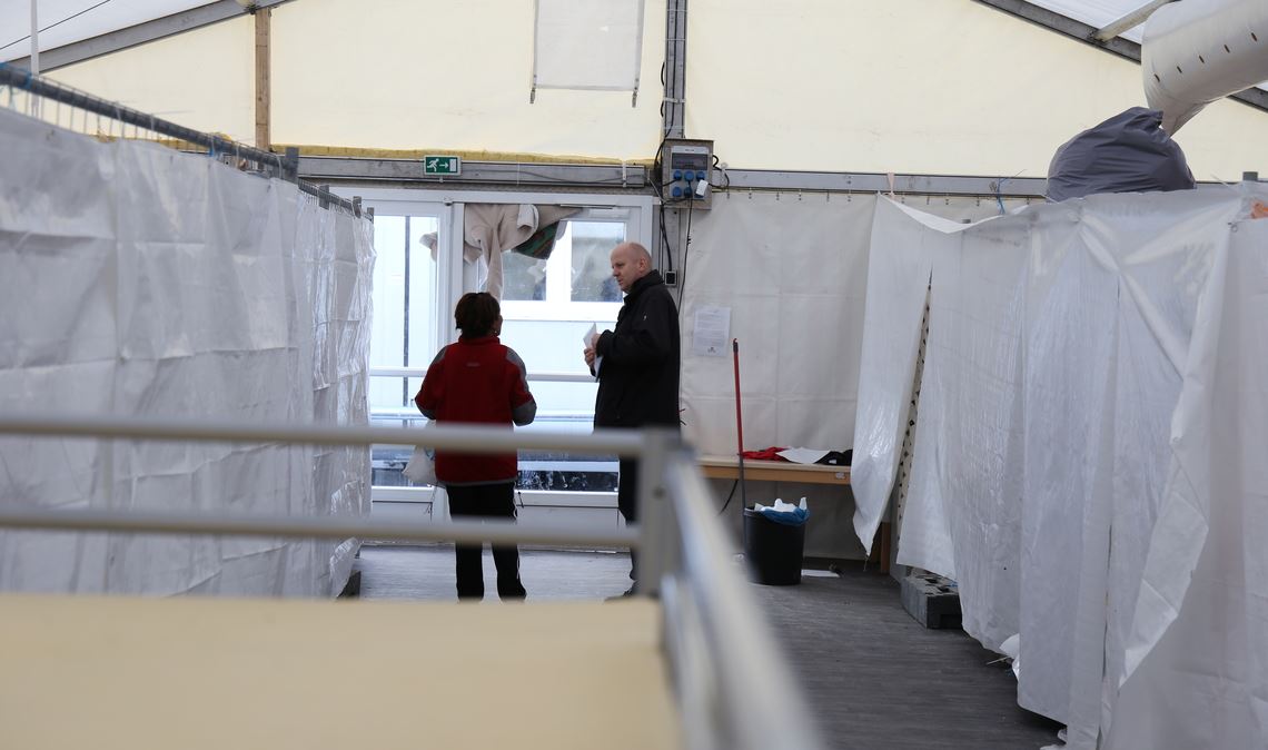 2015/2016 waren auf dem ehemaligen BayWa-Gelände in Maulbronn Zelte für Geflüchtete aufgebaut worden. An gleicher Stelle könnten bald Container für Flüchtlinge aufgestellt werden. Foto: Archiv