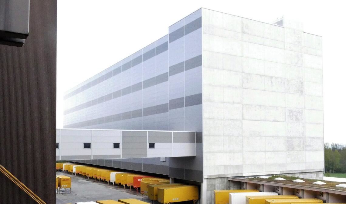 2017 hat das Versandhaus Klingel im Gewerbegebiet Altgefäll sein neues Logistikzentrum eingeweiht. Investiert wurden dafür rund 55 Millionen Euro. Foto: Archiv