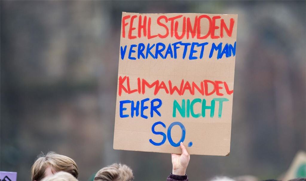2019 gingen regelmäßig tausende Schülerinnen und Schüler für Fridays For Future auf die Straße. (Archivbild)