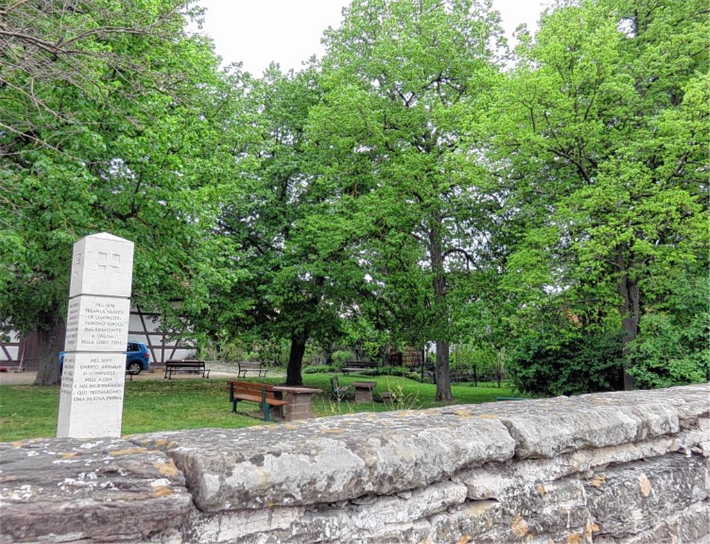 2020 wird kein Hochbetrieb herrschen, auch nicht vor dem Henri-Arnaud-Haus in Schönenberg, wo sonst am 1. Mai gefeiert wird. Wann wird die Sonne Veranstaltern wieder lachen?Fotos: Archiv, Becker
