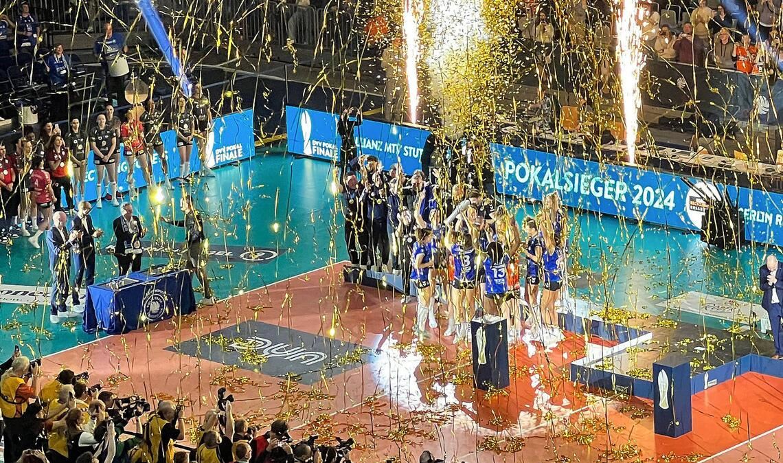 2024 feierten die Volleyballerinnen von Allianz MTV Stuttgart in der Mannheimer SAP-Arena ihren bislang letzten Pokalsieg.
