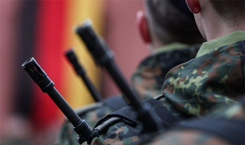 2025 nahmen deutlich mehr minderjährige Rekruten ihren Dienst bei der Bundeswehr auf als im Jahr zuvor. (Symbolbild)