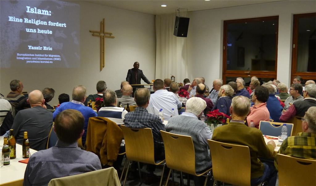 24. November 2017: volles Haus beim Männervesper, hier mit Referent Yassir Eric. Fotos: privat