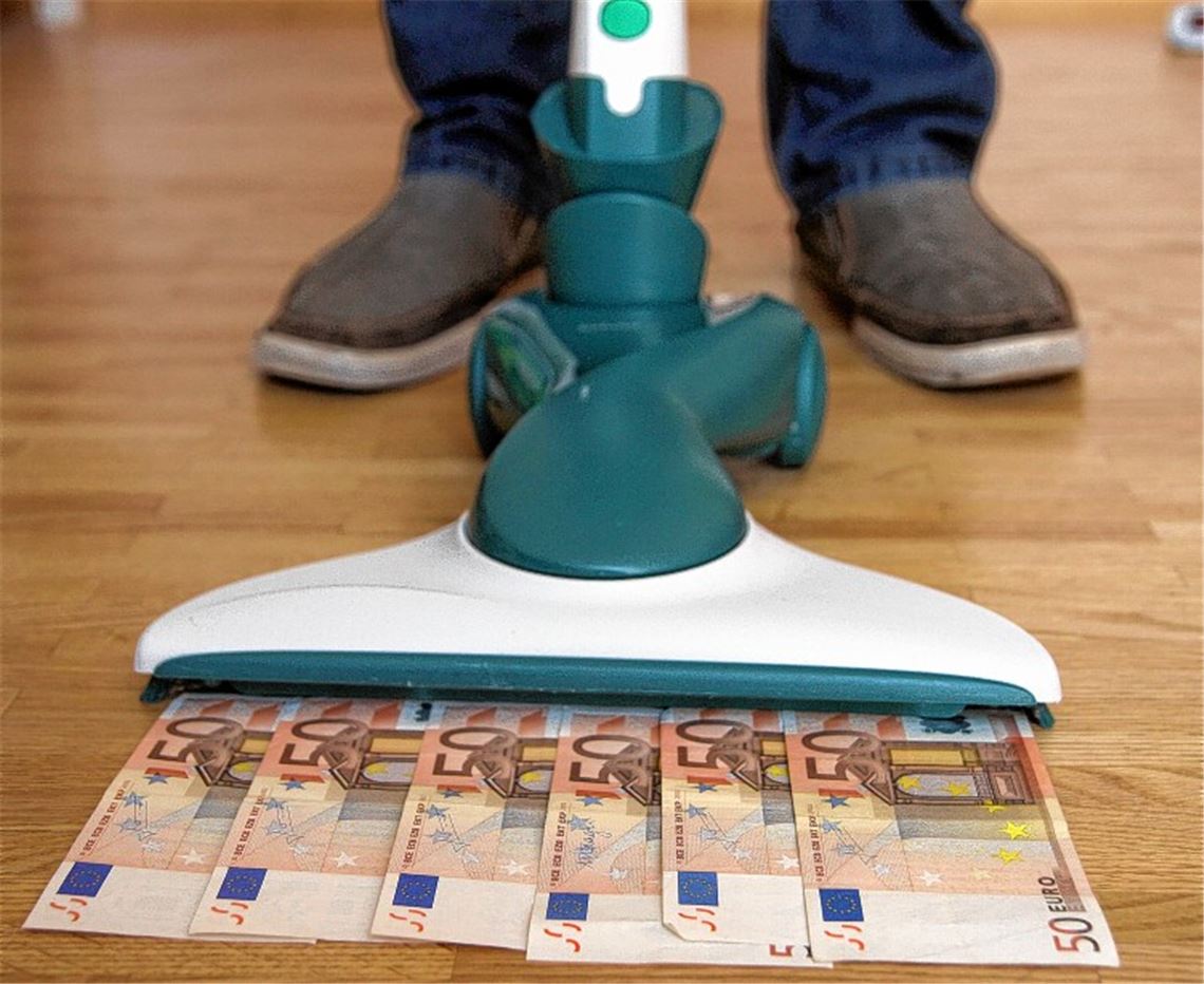 300 Euro in einer Staubsaugerdüse versenkt: Lienzinger Seniorin fällt auf angeblichen Handelsvertreter rein. Foto: Hansen