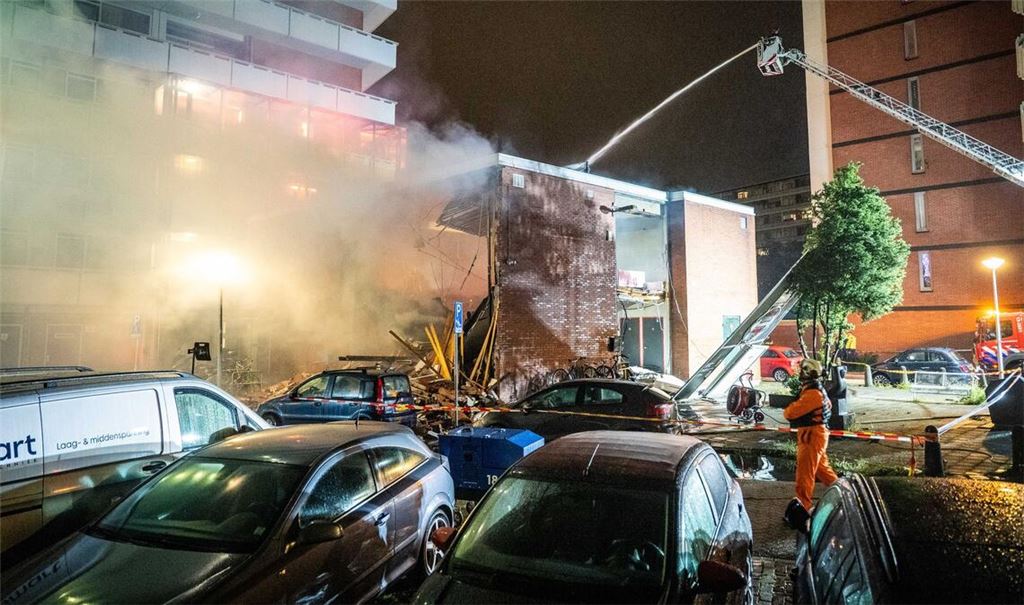 400 Anwohner mussten nach der heftigen Explosion ihre Wohnungen verlassen.