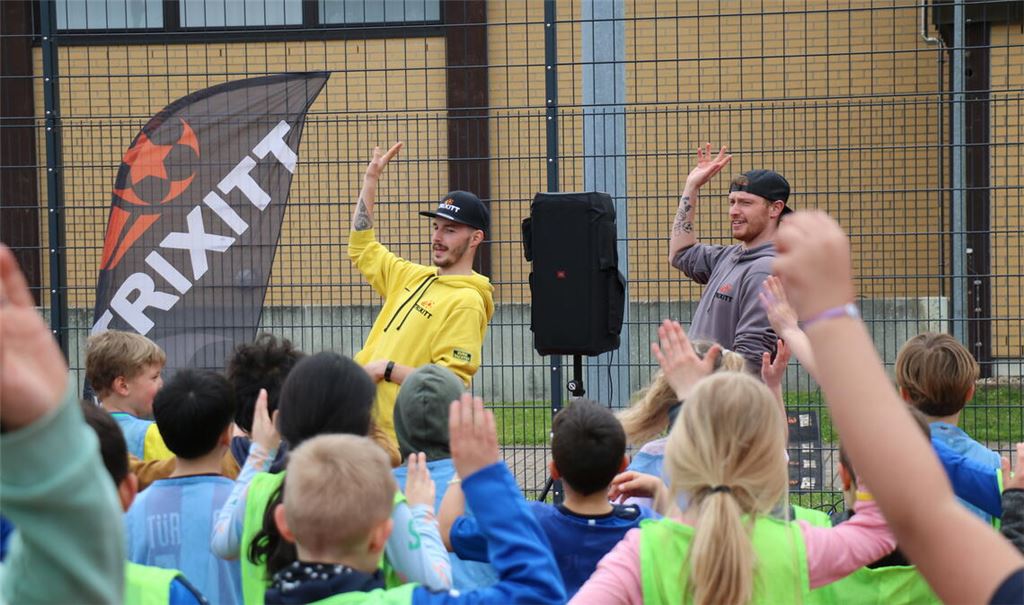 460 Kinder und Teenager aus der Grund- und Gemeinschaftschule machen am Vor- und Nachmittag in Illingen größtenteils begeistert mit. Foto: Wewoda