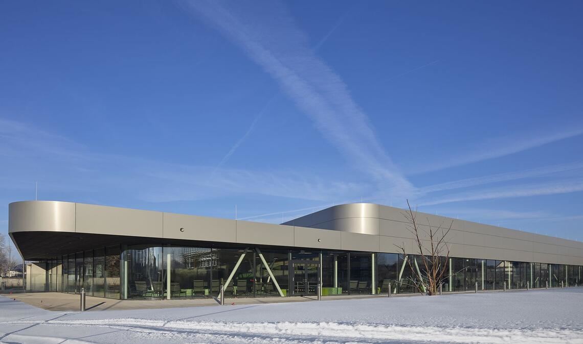 4A Architekten aus Stuttgart sind spezialisiert auf Hallenbäder . . .