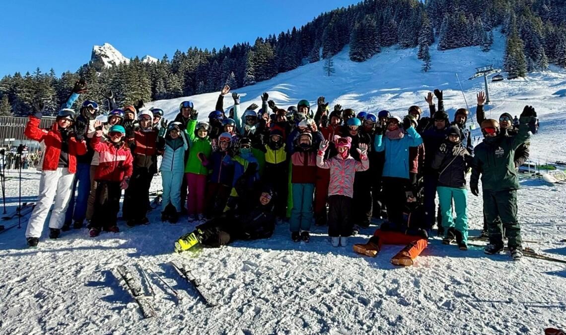 50 Kinder und Jugendliche genießen die erste Ausfahrt des Jahres mit dem Skiclub Kraichgau. Foto: privat