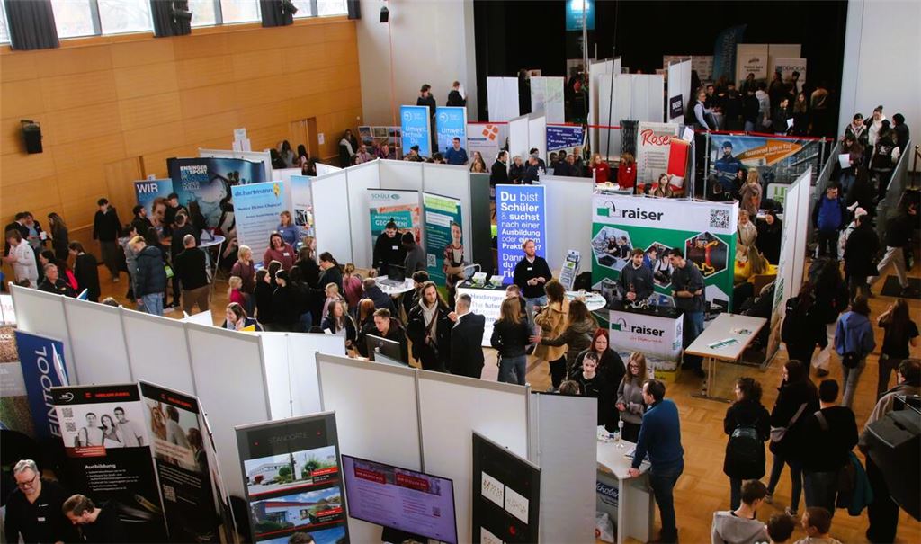 565 Unternehmen und Institutionen stellen sich bei der Messe vor. Foto: Arning