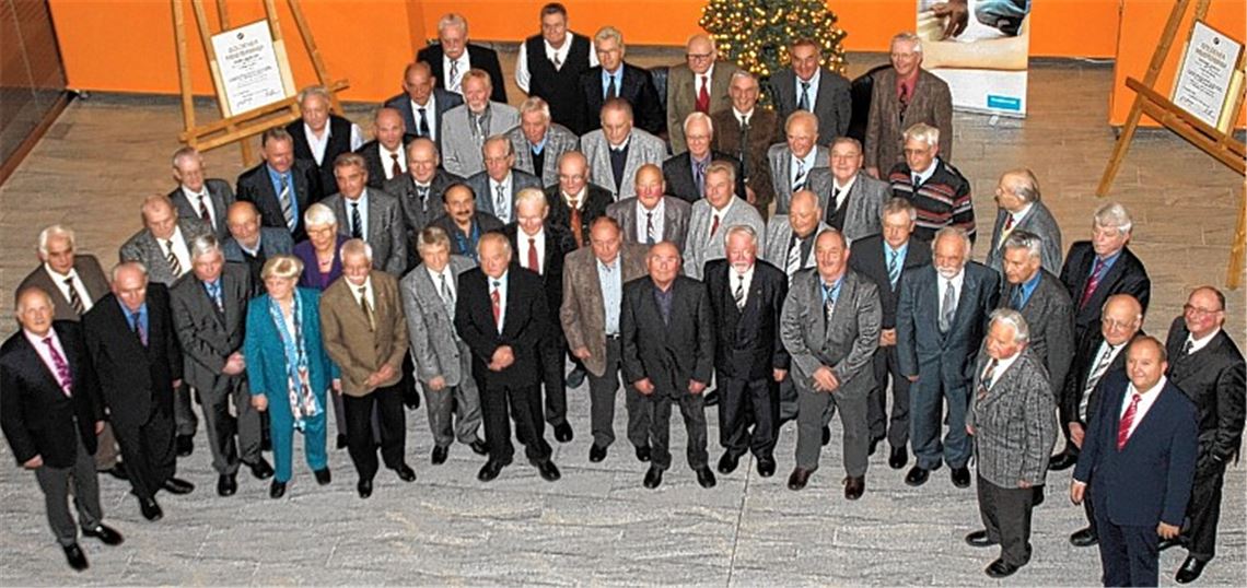 57 Altmeister aus Pforzheim und dem Enzkreis werden mit dem Goldenen Meisterbrief geehrt.