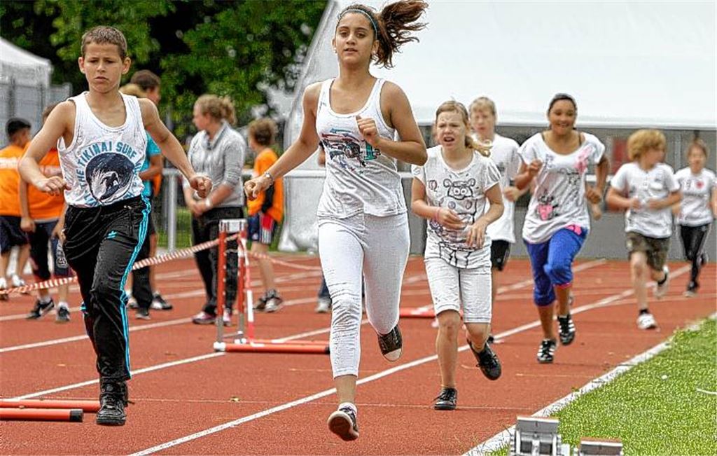 69 Schulklassen und 29 Kindergruppen aus der Region kamen nach Niefern, um das Deutsche Sportabzeichen zu absolvieren. Fotos: Tilo Keller