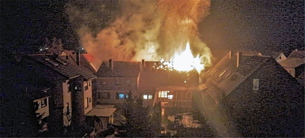 700000 Euro Schaden entstehen in der Silvesternacht bei einem Brand in Keltern. Foto: myro