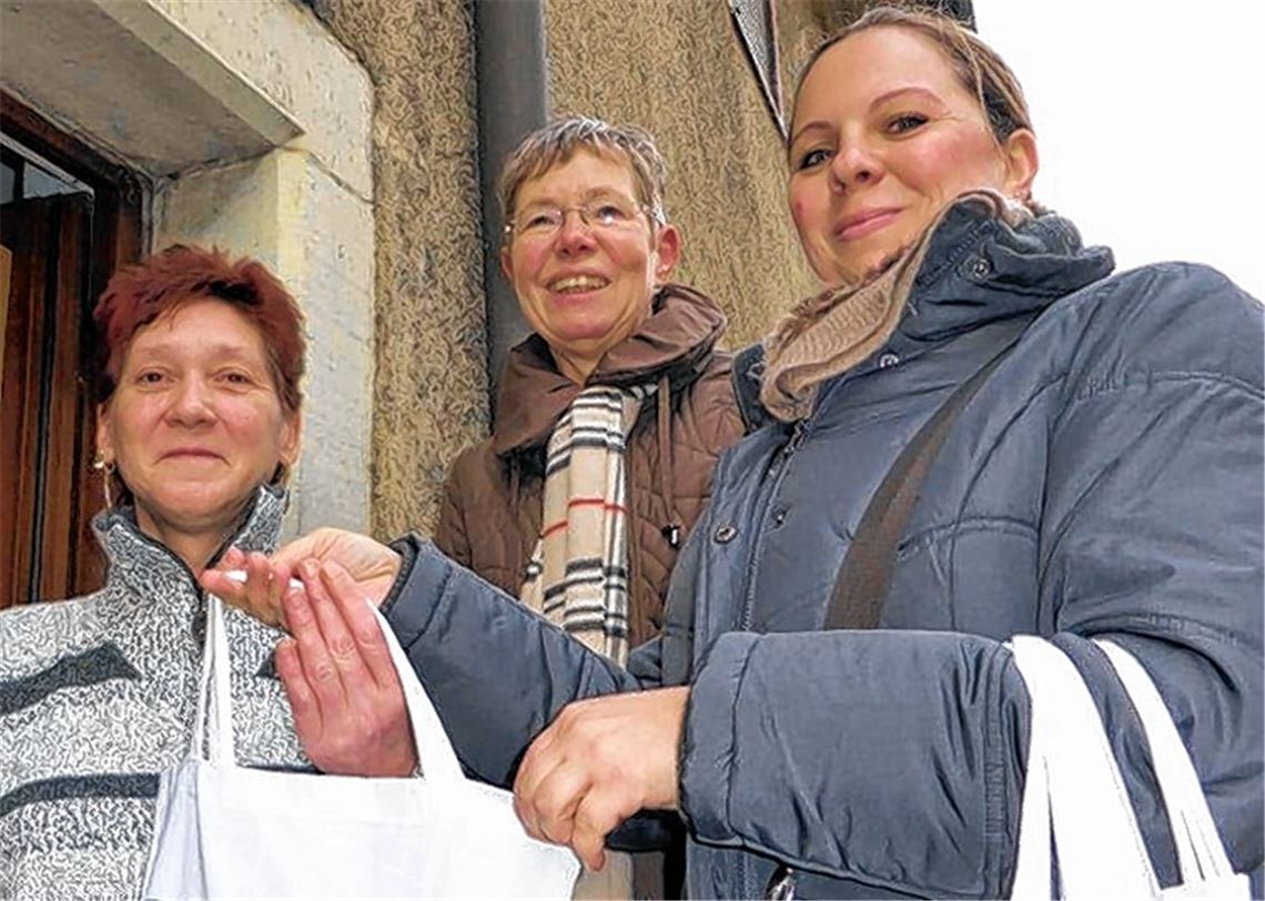 ARGE-Vertreter spielen Nikolaus.