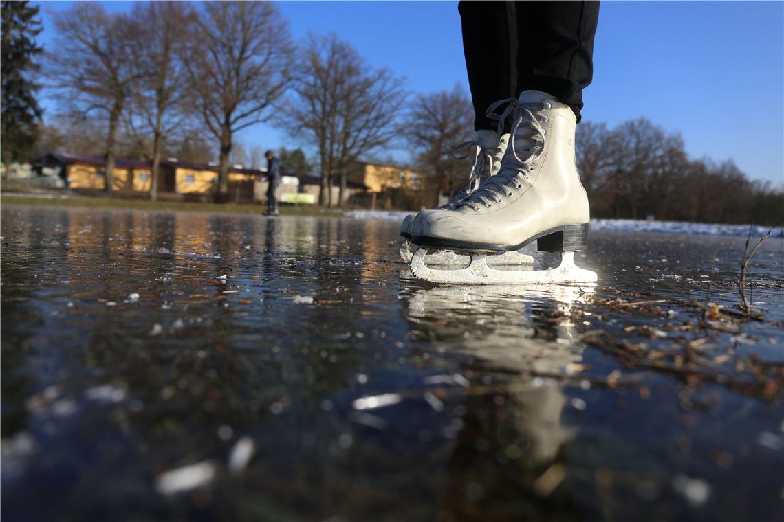 lh Schlittschuhe  (2)