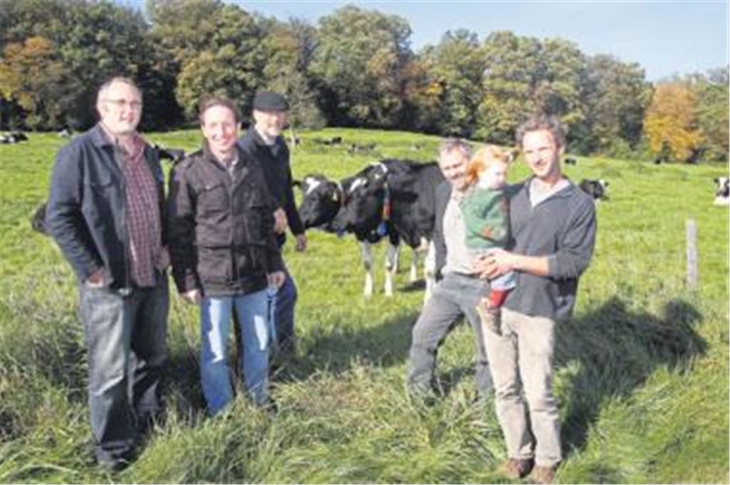 AbL-Geschäftsführer Jochen Fritz, Wolfram Golderer, Wilfried Förster, Herbert Ernst und Matthias John (v. li.) engagieren sich in der Regionalgruppe für die Interessen der Landwirte. 
Foto: Hansen