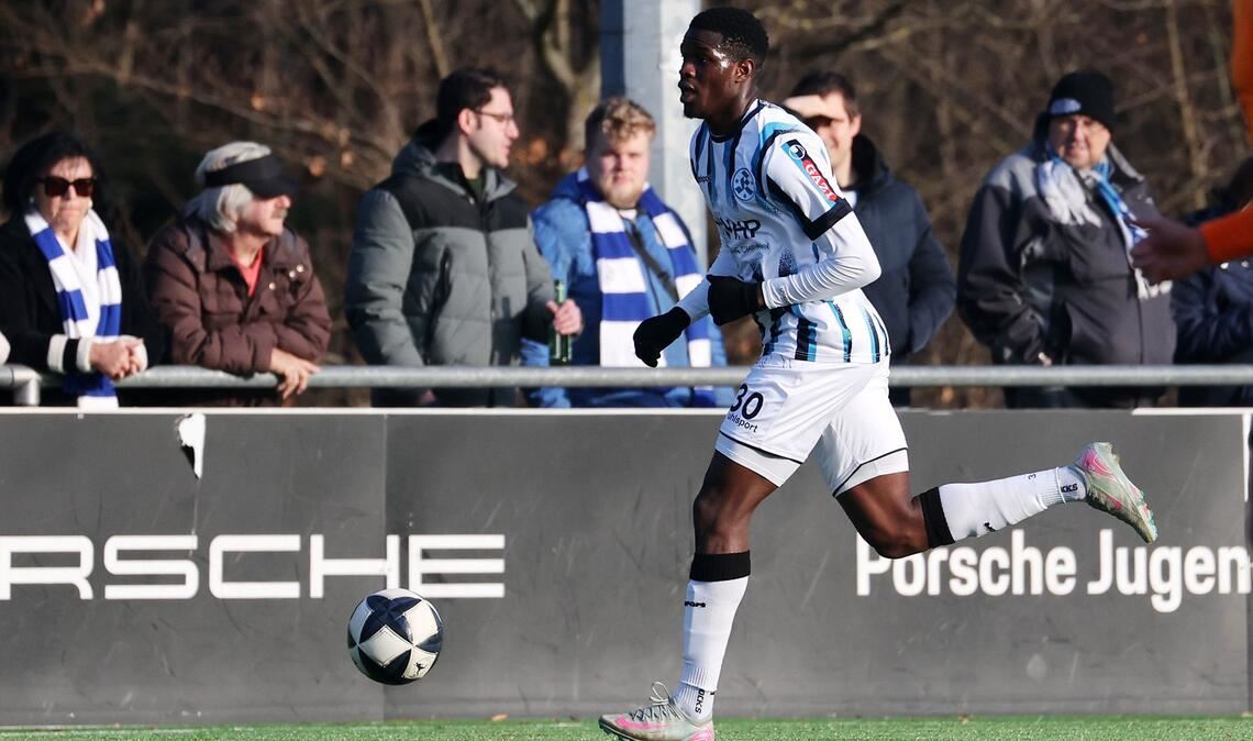 Abdoulie Mboob war bisher nur in Testspielen für die Stuttgarter Kickers am Ball.