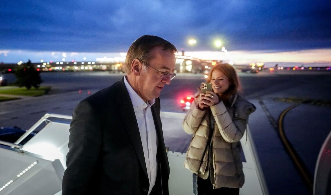 Abflug aus Kanada – Verteidigungsminister im Fokus