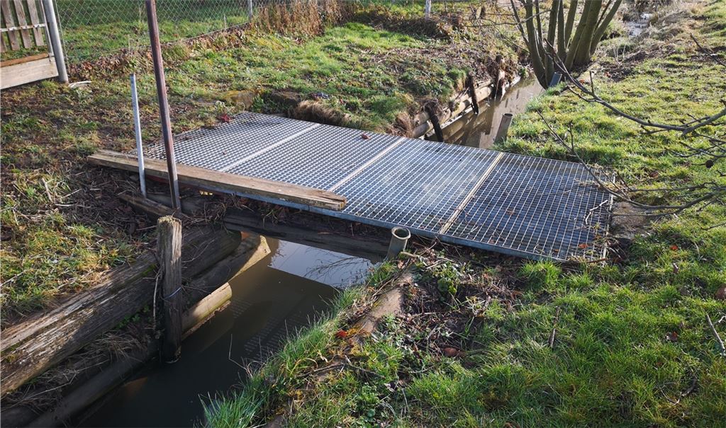 Ablagerungen, Einengungen, Einbauten: die „Schmie“ in Lienzingen. Fotos: Günter Bächle