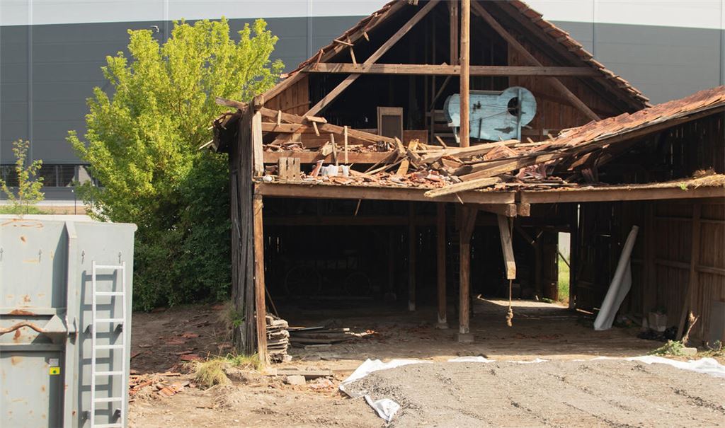 Abrissarbeiten am Wallfahrtsweg in Mühlacker werfen Fragen auf. Foto: Fotomoment