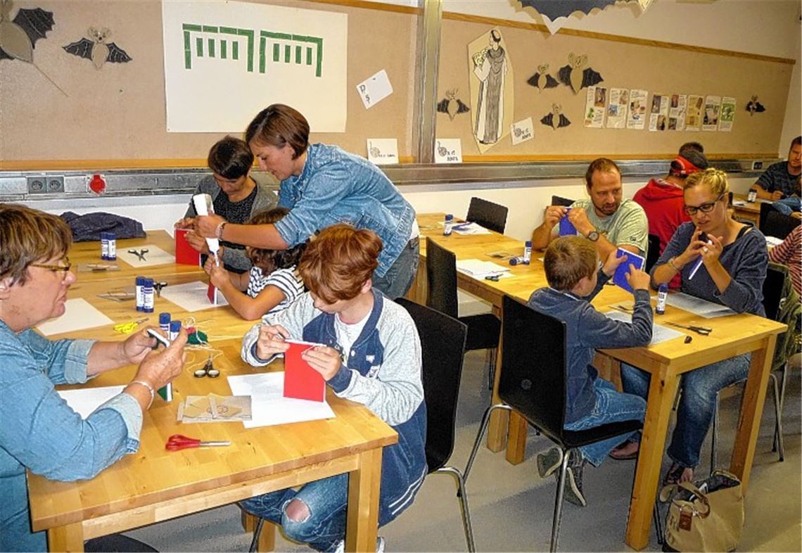 Familien lernen das Leben der Mönche kennen