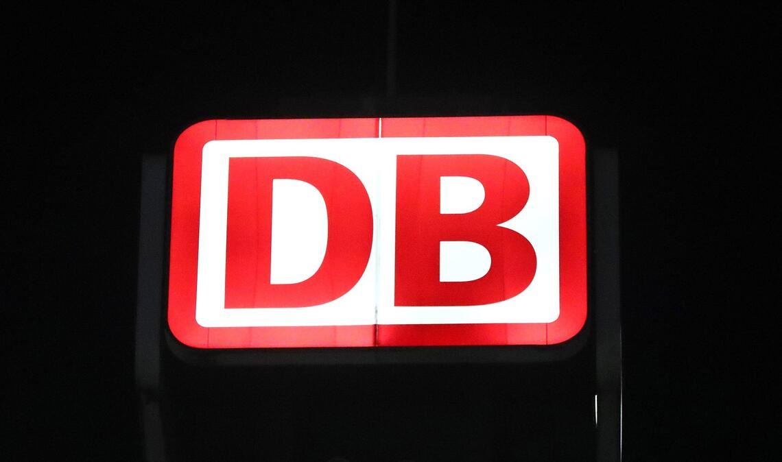 Abschreibungen beim Fernverkehr haben bei der Deutschen Bahn im vergangenen Jahr erneut zu einem hohen Milliardenverlust geführt (Symbolbild).