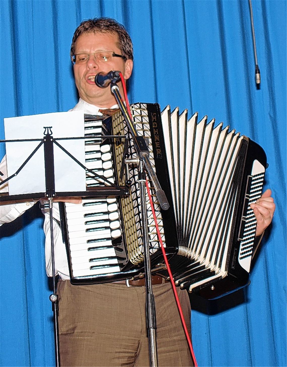Abwechslung: Beim Seniorentreffen der Stadt Maulbronn unterhalten Vereine und Bürgermeister Felchle die Gäste.