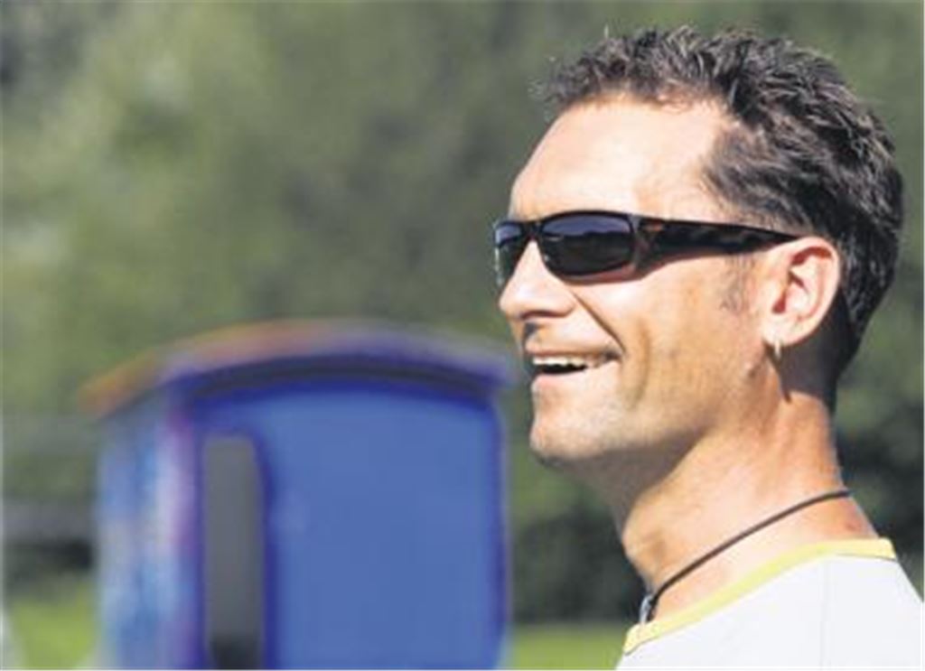 Achim Lehmann hat gut lachen. Seine Mannschaft kommt mit der ballorientierten Raumdeckung immer besser zurecht.
Foto: Eigner