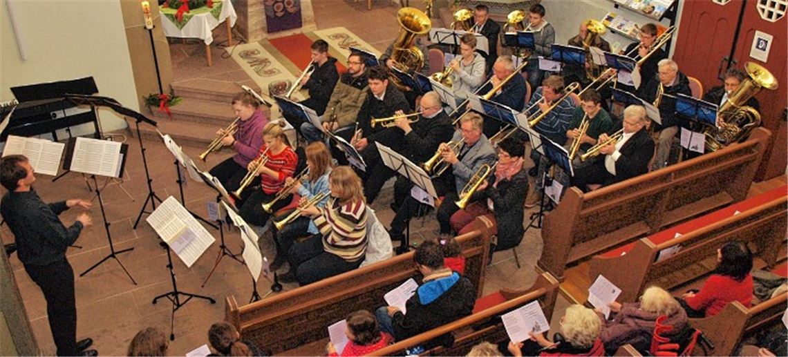 Adventsmusik stimmt in der Michaelskirche auf die Vorweihnachtszeit ein. Foto: Appich