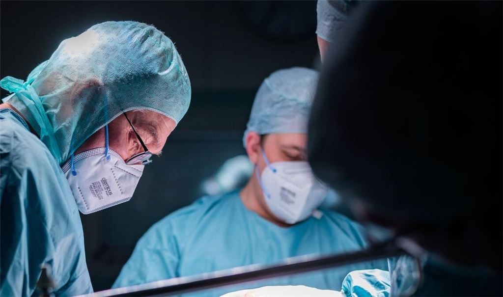 Ärzte in einem Krankenhaus: Die Zahl der Kaiserschnitte im Südwesten nimmt zu (Symbolfoto).