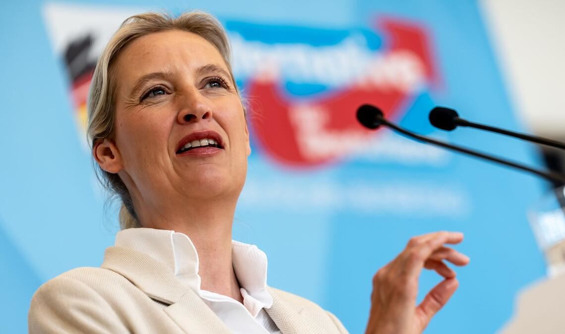 AfD-Chefin Weidel will mit einem Wahlsieg ihrer Partei bei den Landtagswahlen auch die Bundesregierung unter Druck setzen. (Archivbild)