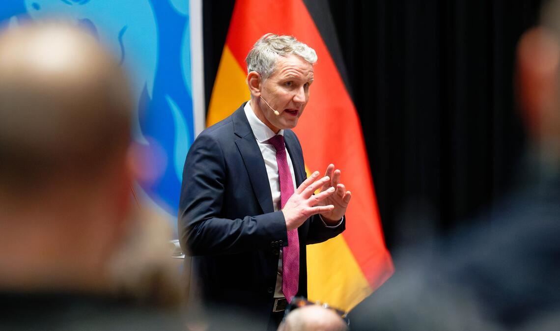 AfD-Politiker Björn Höcke auf der Bühne in Reutlingen.