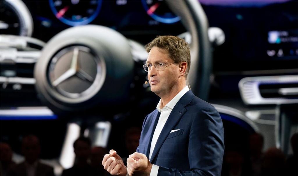 Aktionärinnen und Aktionäre sollen Angaben von Mercedes zufolge eine Dividende von 3,50 Euro pro Aktie erhalten.