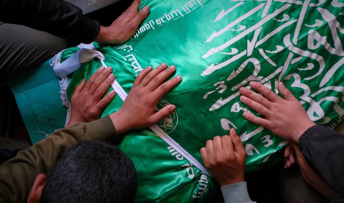 Al-Haddad, dessen Leichnam in eine Hamas-Flagge gehüllt war, galt als einer der Drahtzieher des Terrorangriffs vom 7. Oktober 2023.