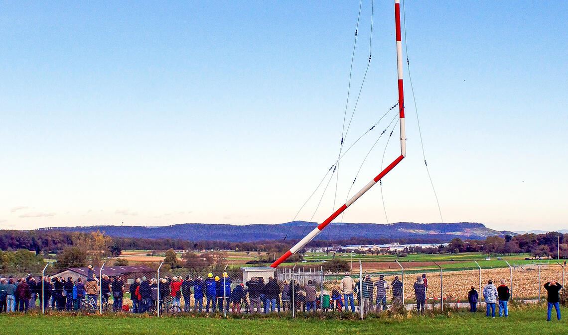 Alarmsignal: Abriss des kleinen Sendermasts im November 2013. Foto: Archiv/privat