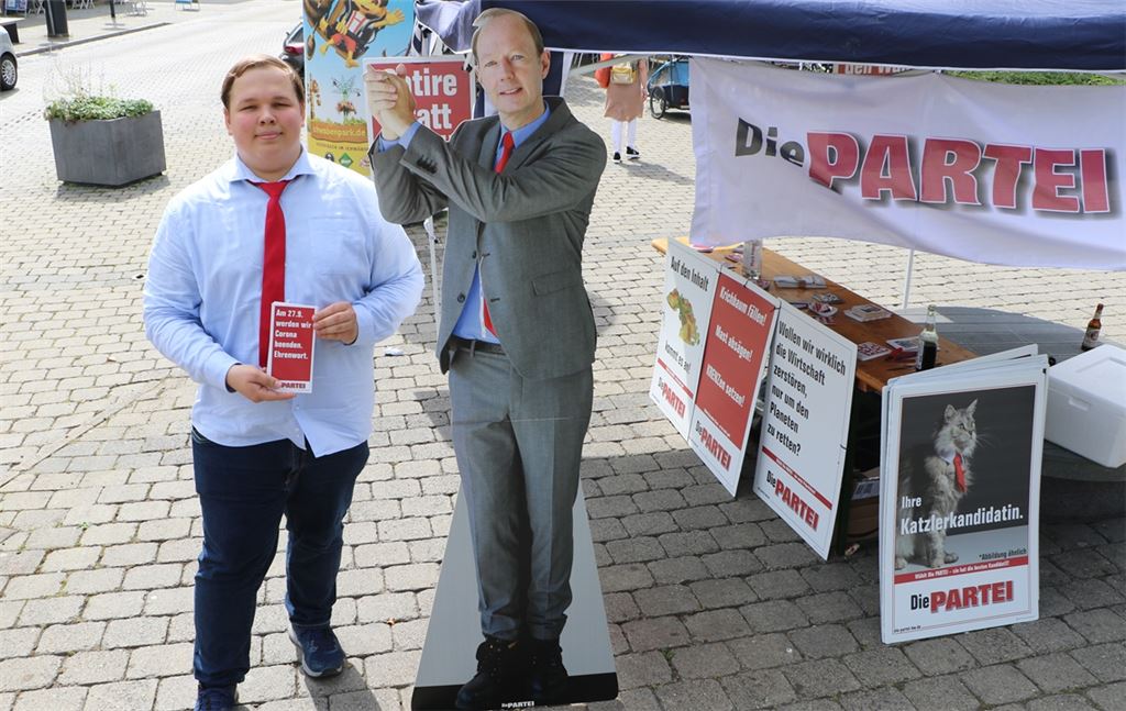 Alexander Krenz ist beruflich im Moment stark eingebunden, dennoch findet er Zeit für einen Wahlstand in Mühlacker.Foto: Deeg