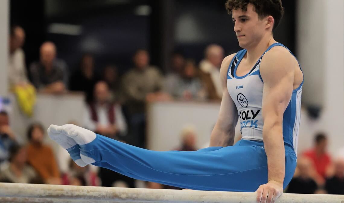 Alexander Kunz am Barren. Foto: Tom Arendt