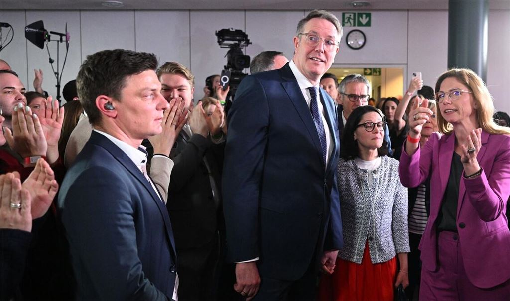 Alexander Schweitzer soll für die SPD die Koalitionsverhandlungen führen.