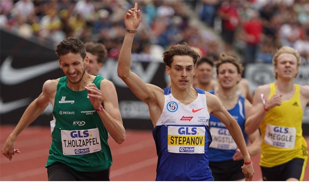 Alexander Stepanov bei seinem Sieg über die 800 Meter bei der Deutschen Meisterschaft.