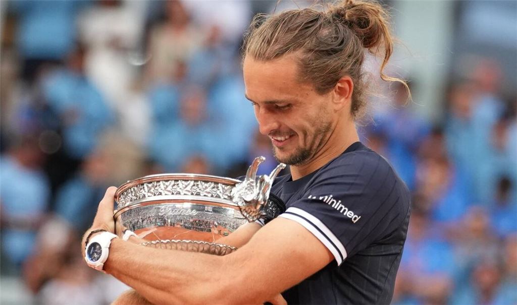 Alexander Zverev gewann in Paris seinen ersten Grand-Slam-Titel - und möchte in Wimbledon gleich nachlegen. (Archivbild)