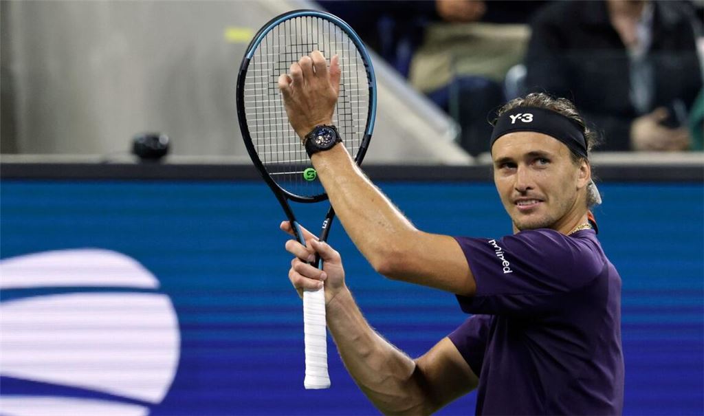 Alexander Zverev hat in New York die dritte Runde erreicht.